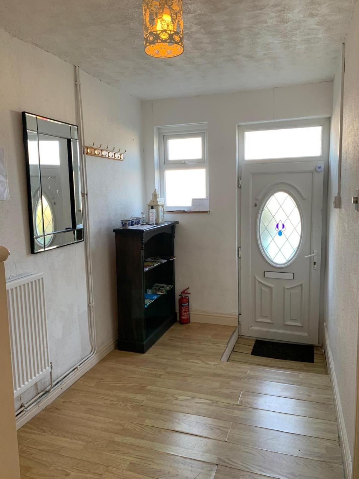 Room Only Guest Accommodation, Guest House Self Catering Bangor  Exterior foto